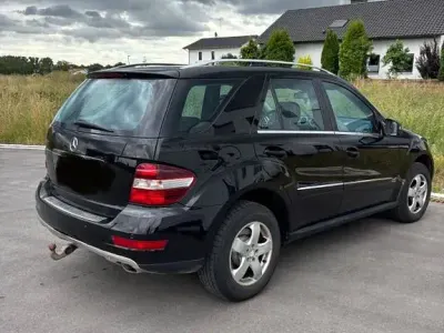 Gebraucht Mercedes ML350 231 PS (169 kW) 2010 Schwarz SUV
