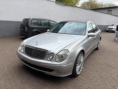 Second-hand Mercedes E240 Classic 177 CP (130 kW) 2002 Argintiu Berlinǎ