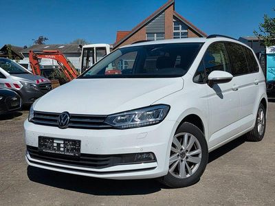 Second-hand VW Touran Comfortline 150 CP (110 kW) 2023 Alb Monovolum
