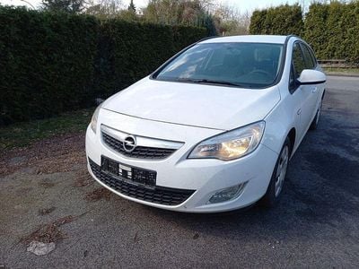 Usata Opel Astra 95 CV (69 kW) 2012 Bianco Station wagon