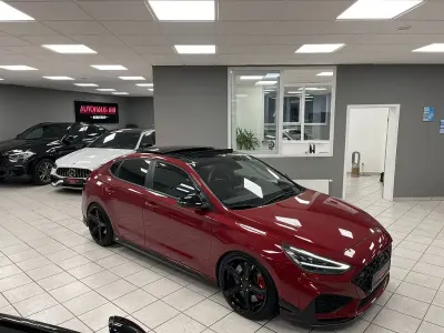Gebraucht Hyundai i30 280 PS (205 kW) 2021 Rot Limousine