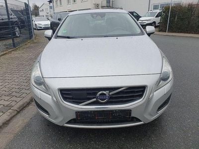 Silber Gebraucht 2011 Volvo S60 Summum Limousine | 6.900 € (Fairer Preis)