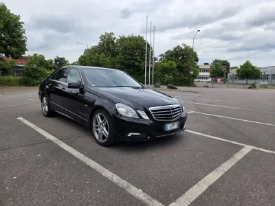 Gebraucht Mercedes E220 170 PS (125 kW) 2010 Schwarz Limousine