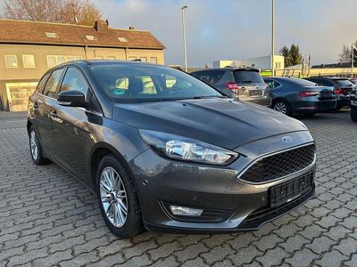 Grau Gebraucht 2018 Ford Focus Cool & Connect Limousine | 7.999 € (Guter Preis)