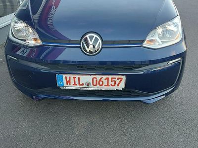 Blau Gebraucht 2021 VW e-up! Kleinwagen | 13.100 € (Fairer Preis)