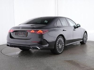 Gebraucht Mercedes E300 AMG line 313 PS (230 kW) 2024
