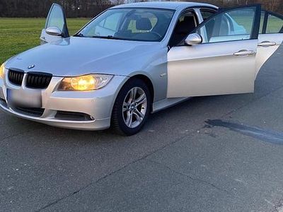 Gebraucht BMW 318 150 PS (110 kW) 2007 Limousine