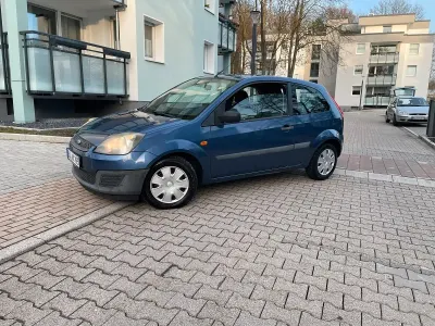 Gebraucht Ford Fiesta 70 PS (51 kW) 2005 Blau Kleinwagen
