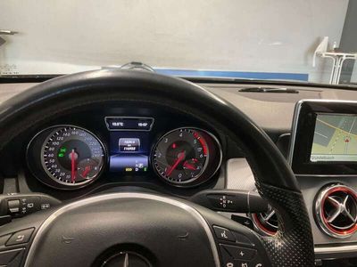 Mercedes GLA220