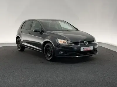 Gebraucht VW Golf VII Trendline 116 PS (85 kW) 2019 Grau Limousine