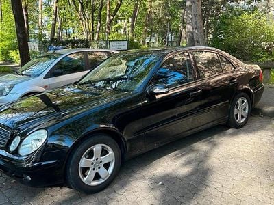Schwarz Gebraucht 2006 Mercedes E200 Limousine | 4.400 € (Fairer Preis)