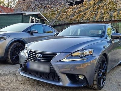 Gebraucht Lexus IS300h 223 PS (164 kW) 2016 Grau Limousine