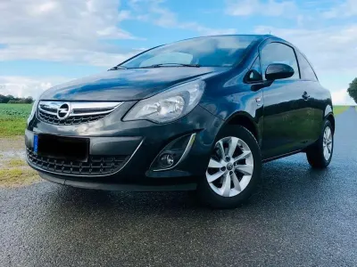 Usado Opel Corsa Energy 69 HP (50 kW) 2014 Preto Citadino