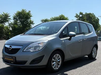 Gebraucht Opel Meriva Active 101 PS (74 kW) 2013 Silber Van / Kleinbus