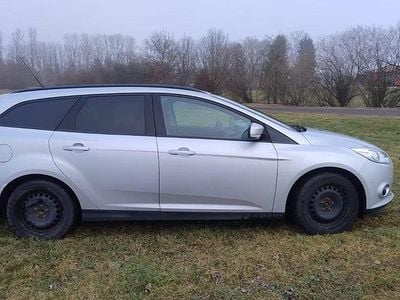 Gebraucht Ford Focus 101 PS (74 kW) 2014 Silber Kombi