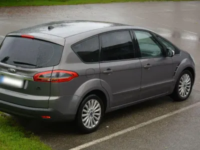 Gebraucht Ford S-MAX Titanium 177 PS (130 kW) 2013 Braun Van / Kleinbus