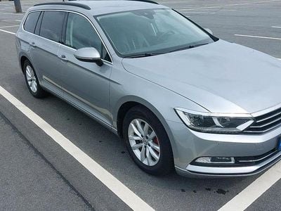 Gebraucht VW Passat 150 PS (110 kW) 2019 Silber Kombi