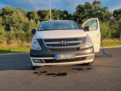 Hyundai H-1