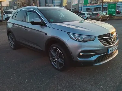 Second-hand Opel Grandland X Innovation 181 CP (133 kW) 2019 Argintiu SUV