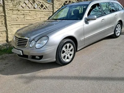 Usado Mercedes E320 224 HP (164 kW) 2008 Prateado Carrinha