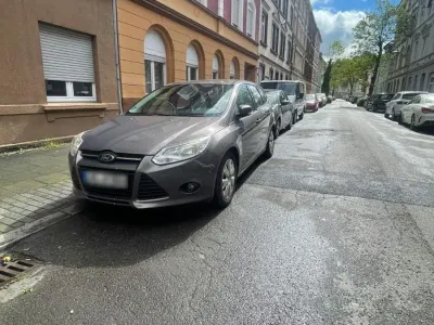 Gebraucht Ford Focus Titanium 105 PS (77 kW) 2012 Grau Kombi