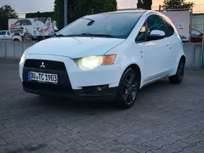 Gebraucht Mitsubishi Colt Intense 95 PS (69 kW) 2008 Weiß Kleinwagen