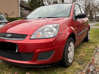 Rot Gebraucht 2007 Ford Fiesta Kleinwagen | 3.000 €