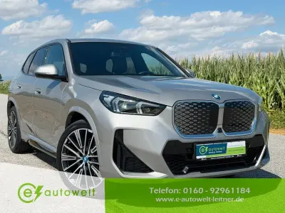 Gebraucht BMW iX1 M Sport 230 kW (313 PS) 2024 Spacesilber metallic SUV