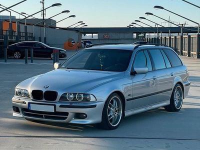 Gebraucht BMW 530 M Sport 193 PS (141 kW) 2001 Silber Kombi