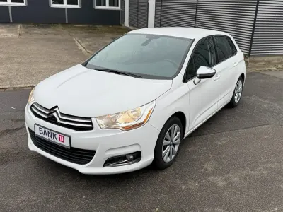 Używany Citroën C4 SELECTION 114 KM (83 kW) 2014 Biały Sedan/Limuzyna