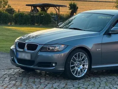 Gebraucht BMW 318 144 PS (105 kW) 2009 Grau Limousine