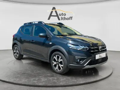 Gebraucht Dacia Sandero Comfort 101 PS (74 kW) 2022 Grau Limousine