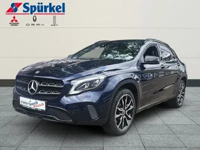 Gebraucht Mercedes GLA200 Night 156 PS (114 kW) 2018 Blau SUV