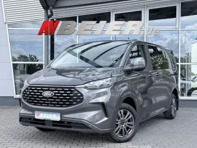 Gebraucht Ford Tourneo Titanium 136 PS (100 kW) 2024 Magneticgrau (metallic) Van / Kleinbus