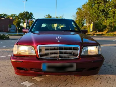 Gebraucht Mercedes C180 122 PS (89 kW) 1999 Rot Limousine