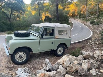 Grün Gebraucht 1973 Land Rover 88 Cabrio | 21.900 €