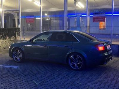 Grün Gebraucht 2001 Audi A4 Design Limousine | 3.800 € (Fairer Preis)