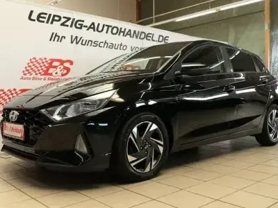 Gebraucht Hyundai i20 Edition 30 101 PS (74 kW) 2021 Schwarz Kleinwagen