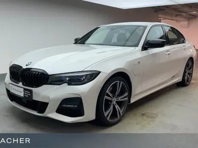 Używany BMW 330e M Sport 184 KM (135 kW) 2021 Biały Sedan/Limuzyna
