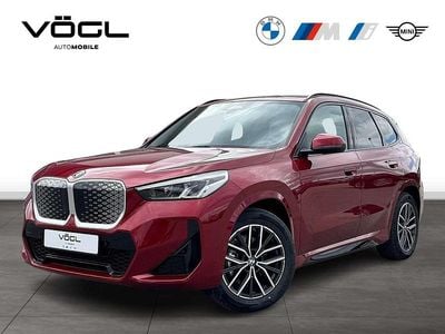 Nouă BMW iX1 M Sport 150 kW (204 CP) 2026 Roșu SUV
