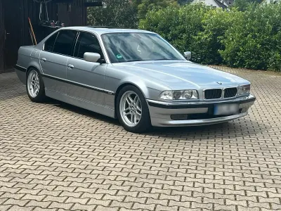 Gebraucht BMW 750 326 PS (239 kW) 1997 Silber Limousine