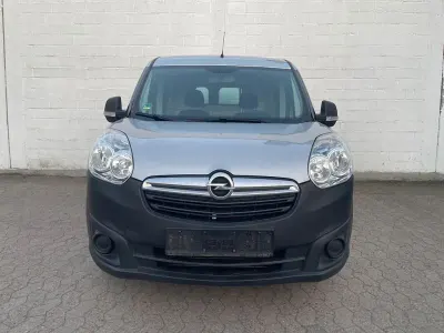 Gebraucht Opel Combo 95 PS (69 kW) 2017 Silber Van / Kleinbus