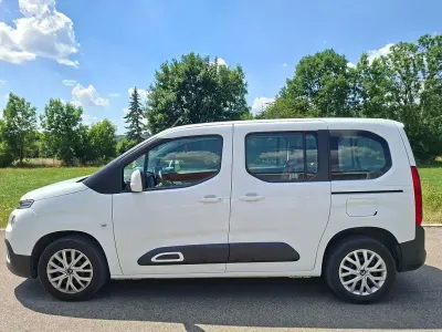 Gebraucht Citroën Berlingo Feel 131 PS (96 kW) 2021 Weiß Van / Kleinbus