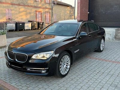 Second-hand BMW 730 258 CP (189 kW) 2013 Negru Berlinǎ