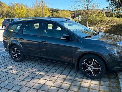 Używany Ford Focus 100 KM (73 kW) 2011 Szary Kombi