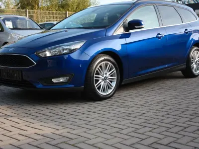 Gebraucht Ford Focus Cool & Connect 125 PS (91 kW) 2017 Blau Kombi