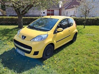 Second-hand Peugeot 107 Filou 68 CP (50 kW) 2009 Galben Hatchback