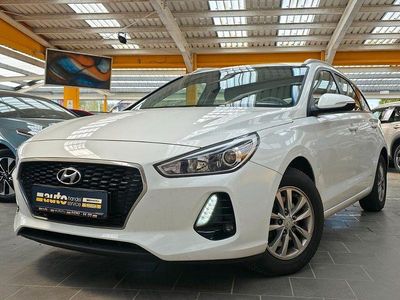 Gebraucht Hyundai i30 Premium 140 PS (102 kW) 2017 Weiß Kombi