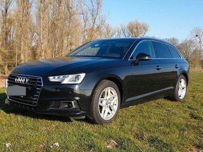Schwarz Gebraucht 2018 Audi A4 Design Kombi | 15.500 € (Superpreis)