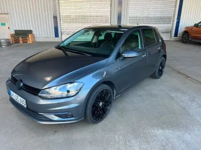 Gebraucht VW Golf VII Join 116 PS (85 kW) 2018 Grau Limousine